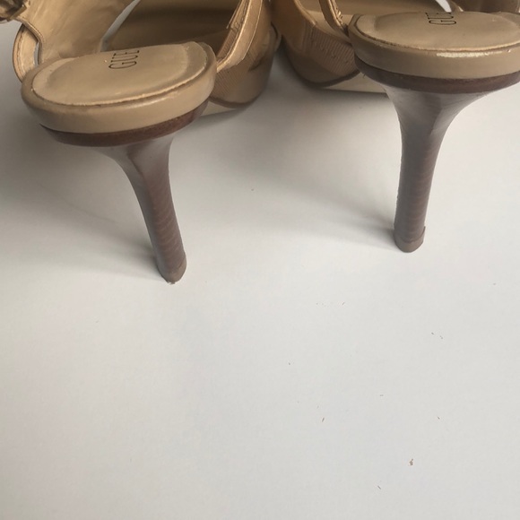 Heels - Picture 4 of 4